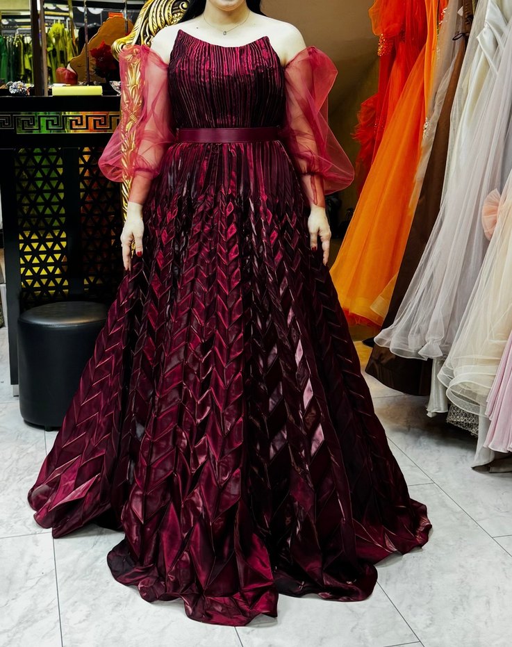 Özel tasarım Bordo Pilili Uzun Abiye Elbise - Görsel 4