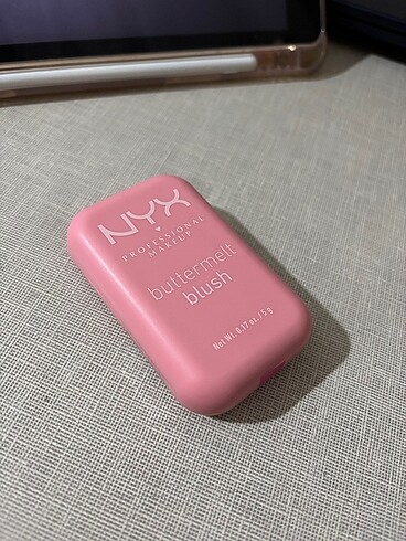nyx buttermelt allık ve lumı allık