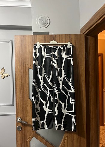 Kadın Siyah Zebra Desenli saten Kumaş Pantolon