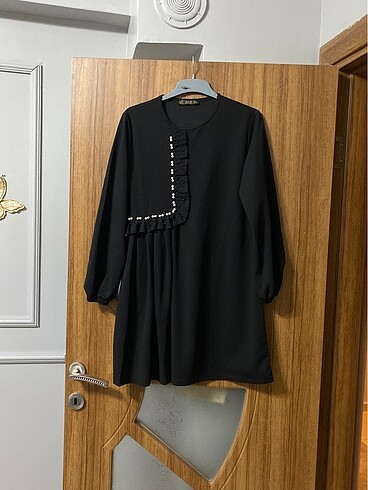 Tunik inci detaylı