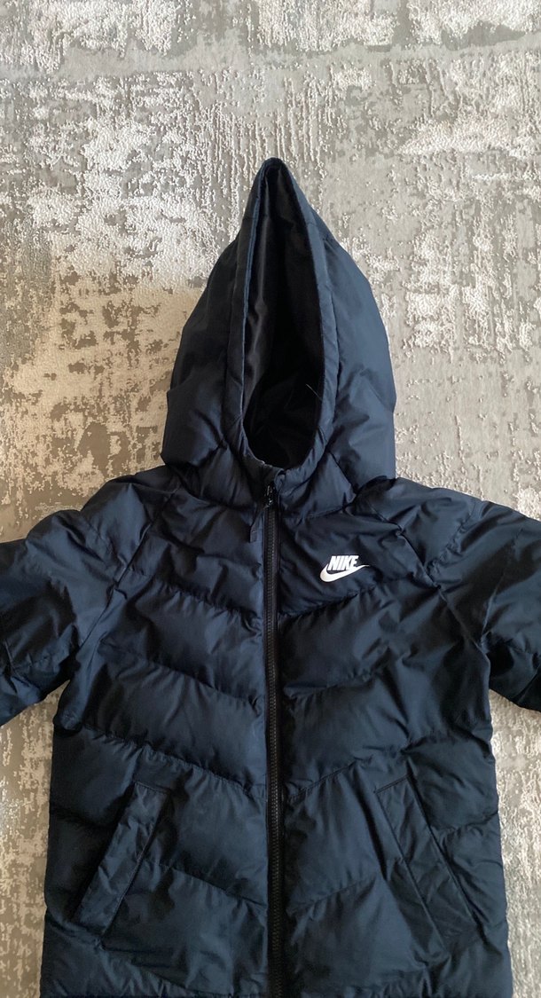 Siyah Nike Kapüşonlu Erkek Çocuk Mont - Görsel 4