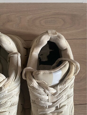 36 Beden Bershka sneaker