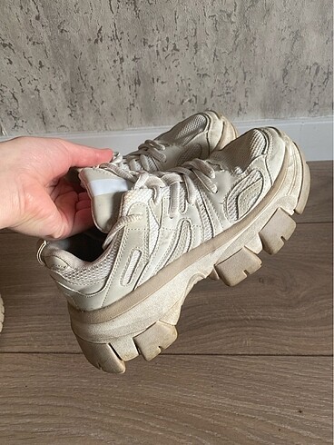 36 Beden ten rengi Renk Bershka sneaker