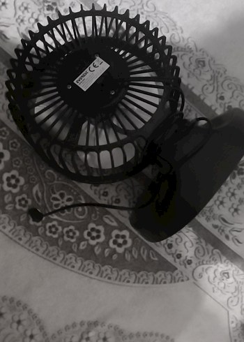 Gri Kanatlı Siyah Masaüstü Vantilatör - Görsel 3