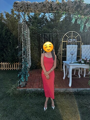s Beden kırmızı Renk Bershka yeni sezon elbise