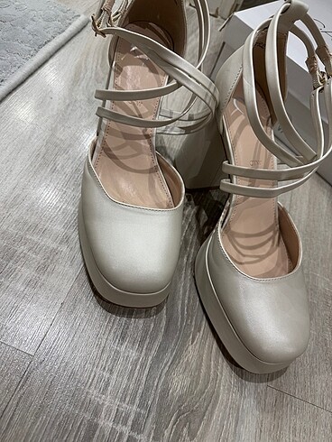 Deichmann Kalın topuklu ayakkabı #bejrengitopuklu