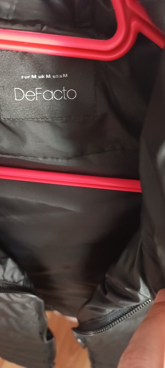 Defacto 
Kadın Siyah Kapitone Fermuarlı
Kapşonlu Yelek - Görsel 3