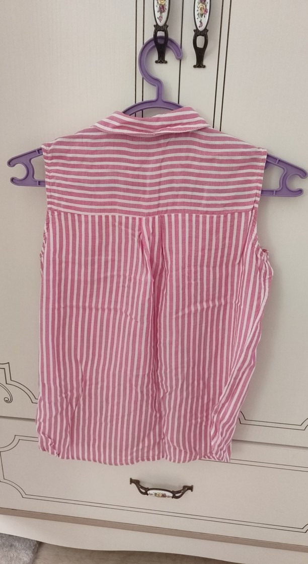 Pembe Çizgili Kolsuz Pamuklu Gömlek - Görsel 4