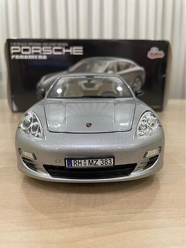  Beden Diecast Porsche Panamera