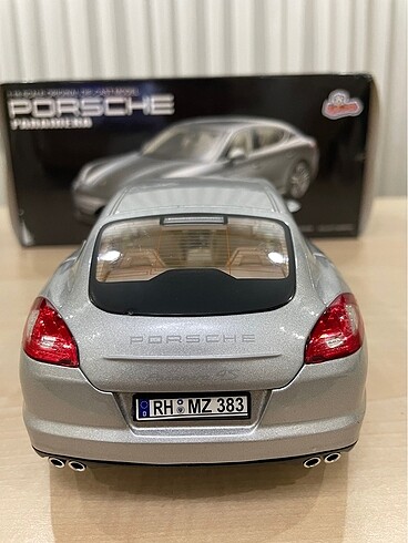  Beden Renk Diecast Porsche Panamera