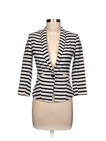 Bershka Blazer %70 İndirimli.
