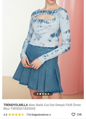 Trendyolmilla Mavi batik cut out detaylı fitili örme bluz