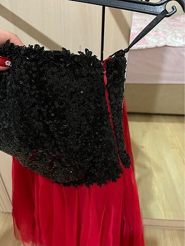 Payetli kısa abiye elbise siyah kırmızı - Görsel 5