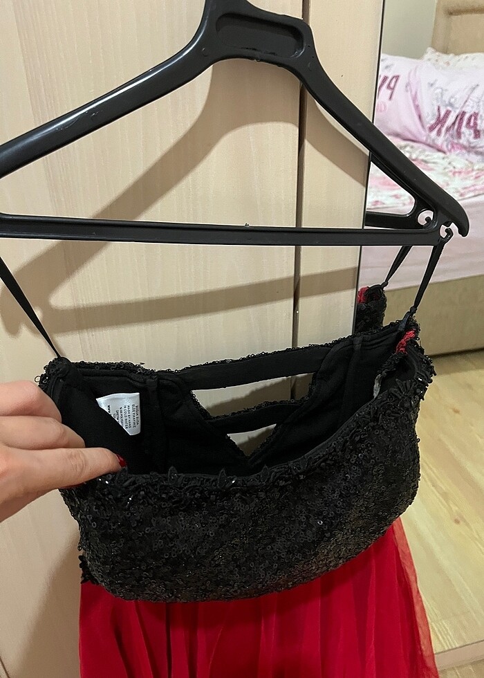 Payetli kısa abiye elbise siyah kırmızı - Görsel 2