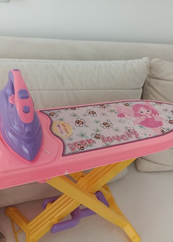 Renkli Pembe Çocuk Ütü Masası
