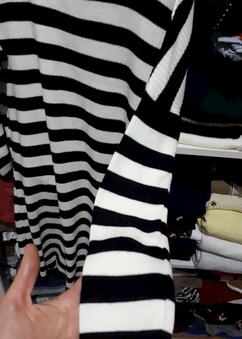 Uzun Kollu Siyah Beyaz Çizgili Triko tunik - Görsel 4