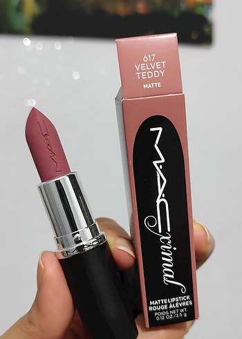 MAC Velvet Teddy Mat Ruj 617