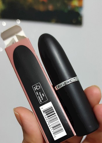  Beden MAC Velvet Teddy Mat Ruj 617