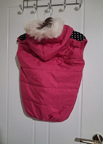 Kız Çocuk Pembe Kürklü Nakışlı Yelek - Görsel 2