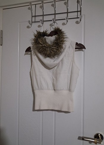 kız çocuk Beyaz Kürklü Kolsuz Yelek - Görsel 2