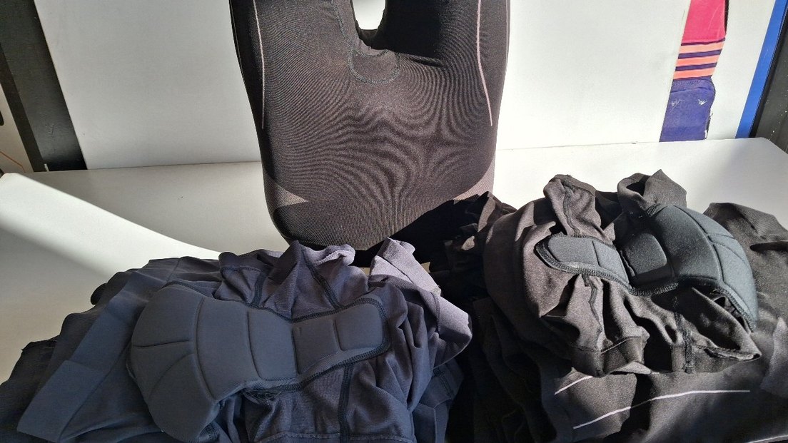 Elastik özel bölgesi pedli sporcu boxır - Görsel 3