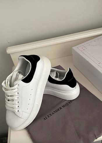 38 Beden Alexander McQueen