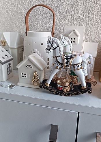 Beyaz Sallanan At Biblosu - Görsel 3