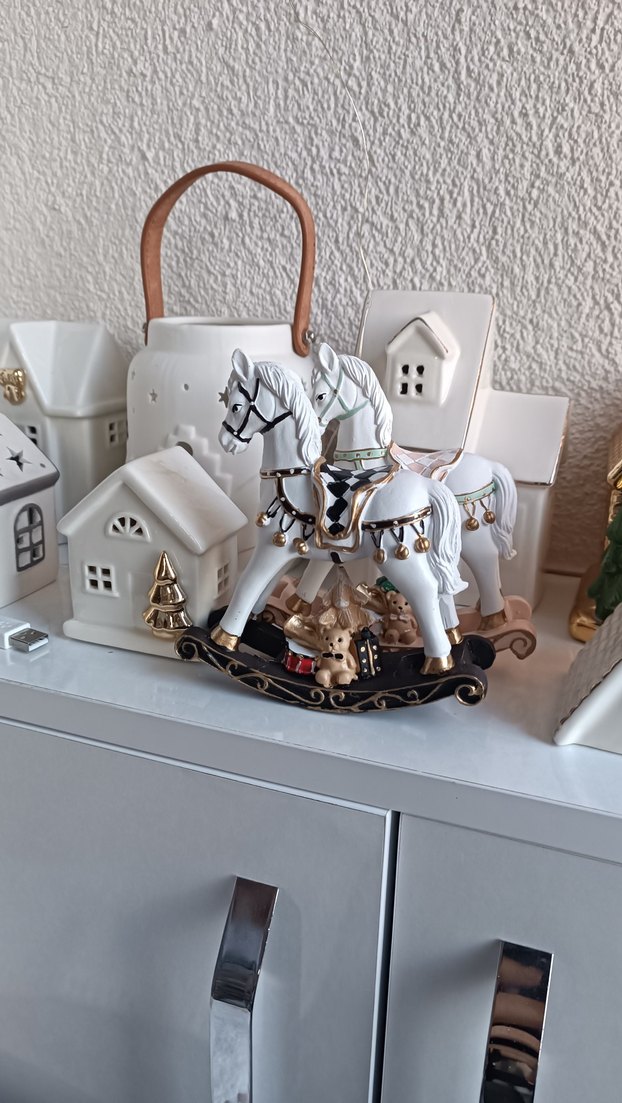 Beyaz Sallanan At Biblosu - Görsel 2