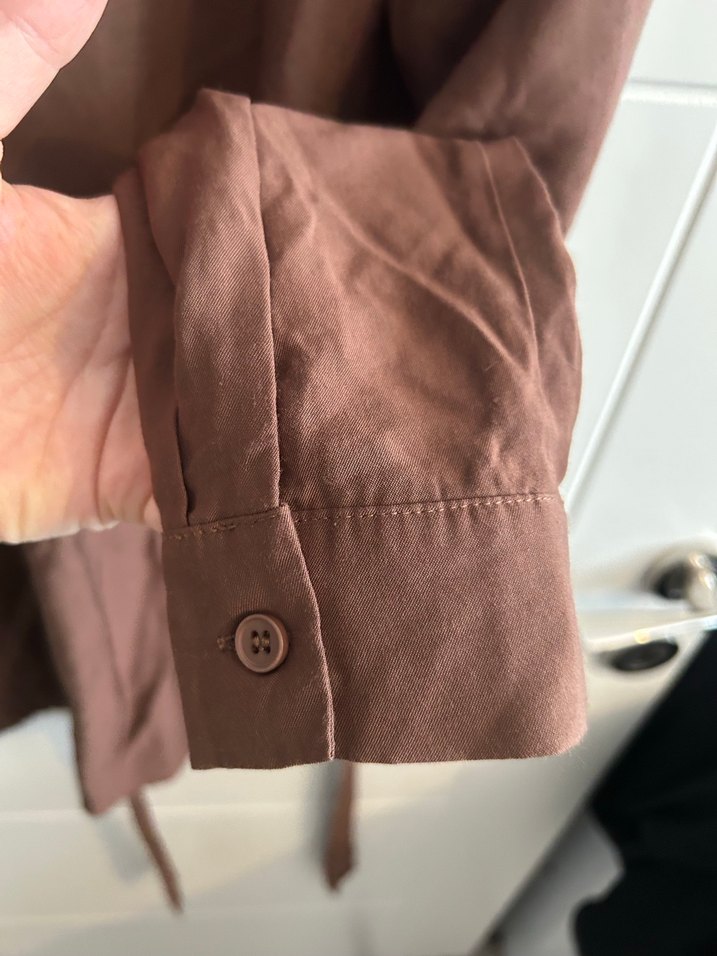 Düğmeli Kahverengi Keten Kadın Gömlek - Görsel 4