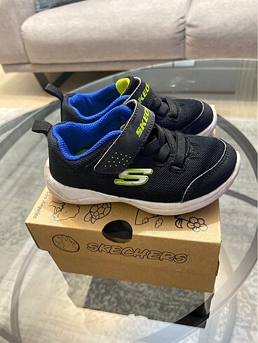 23 Beden siyah Renk Çocuk ayakkabı skechers