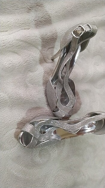 Gümüş abiye ayakkabısı