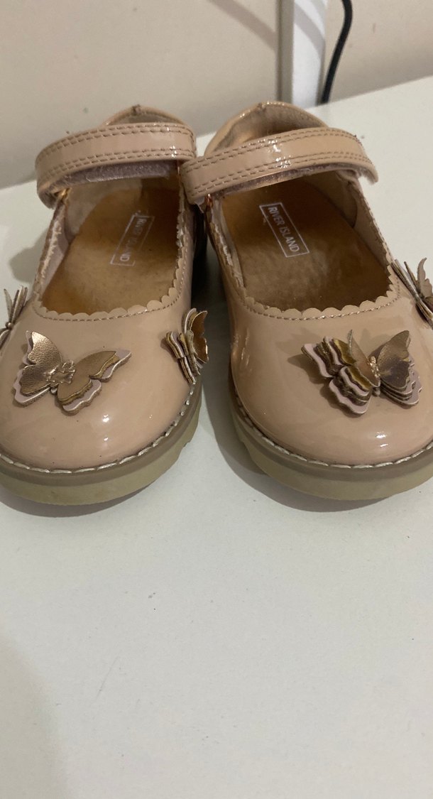 Kelebek İşlemeli Bej Kız Babet yurdışından alındı - Görsel 5