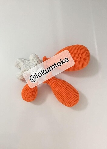 Kedi oyuncağı Amigurumi tavuk but