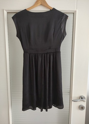 Nakışlı Siyah Midi V Yaka Elbise - Görsel 2