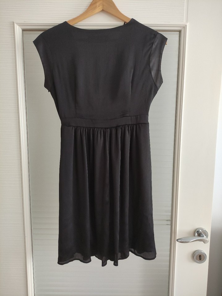 Nakışlı Siyah Midi V Yaka Elbise - Görsel 2