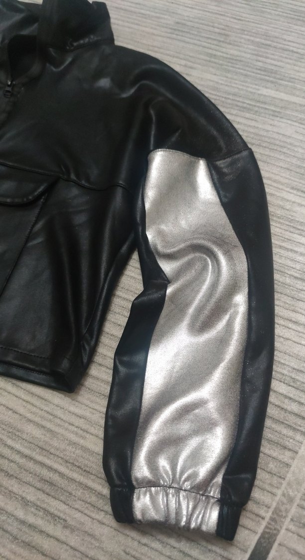 Gri Kollu Siyah Mini Deri Ceket - Görsel 3