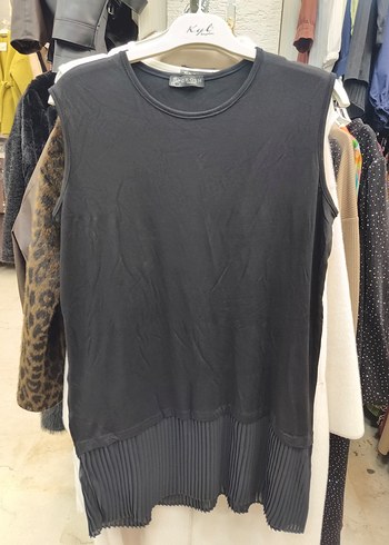 Kadın Beyaz Kolsuz Piliseli içlik - Görsel 2