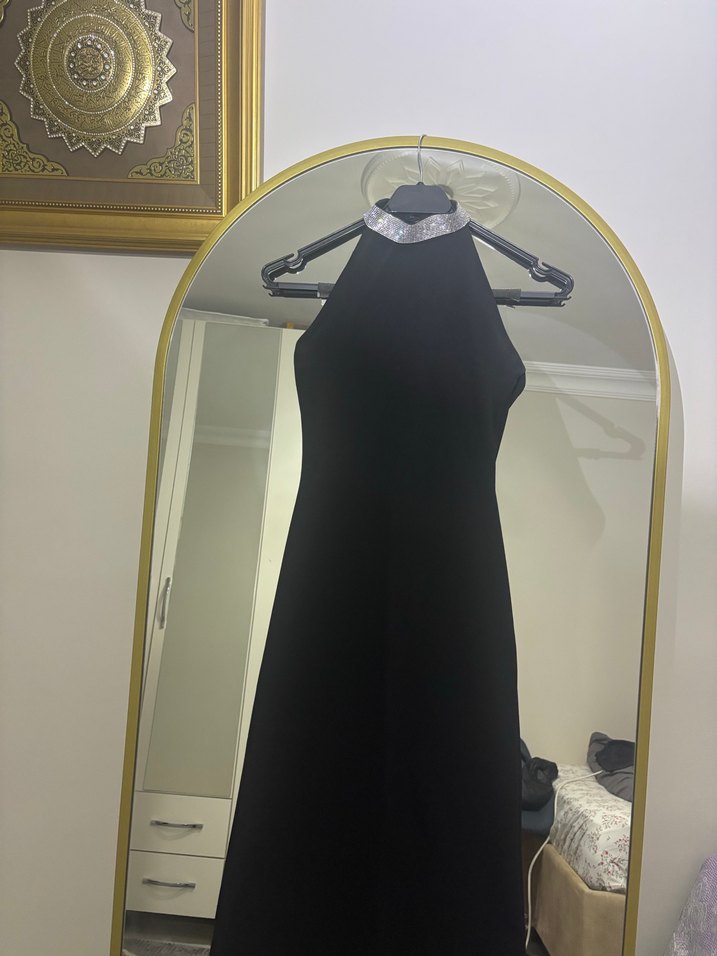 Yüksek Yakalı Siyah Uzun Abiye Elbise - Görsel 2