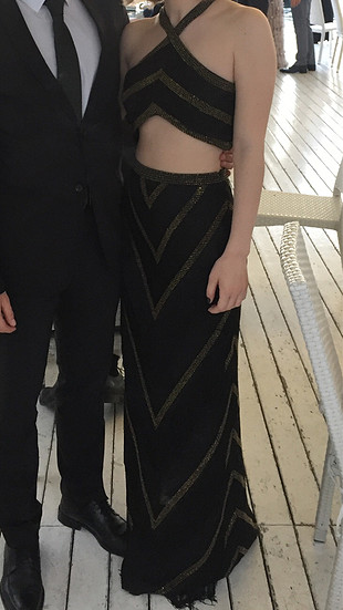 Raisa Vanessa Elbise