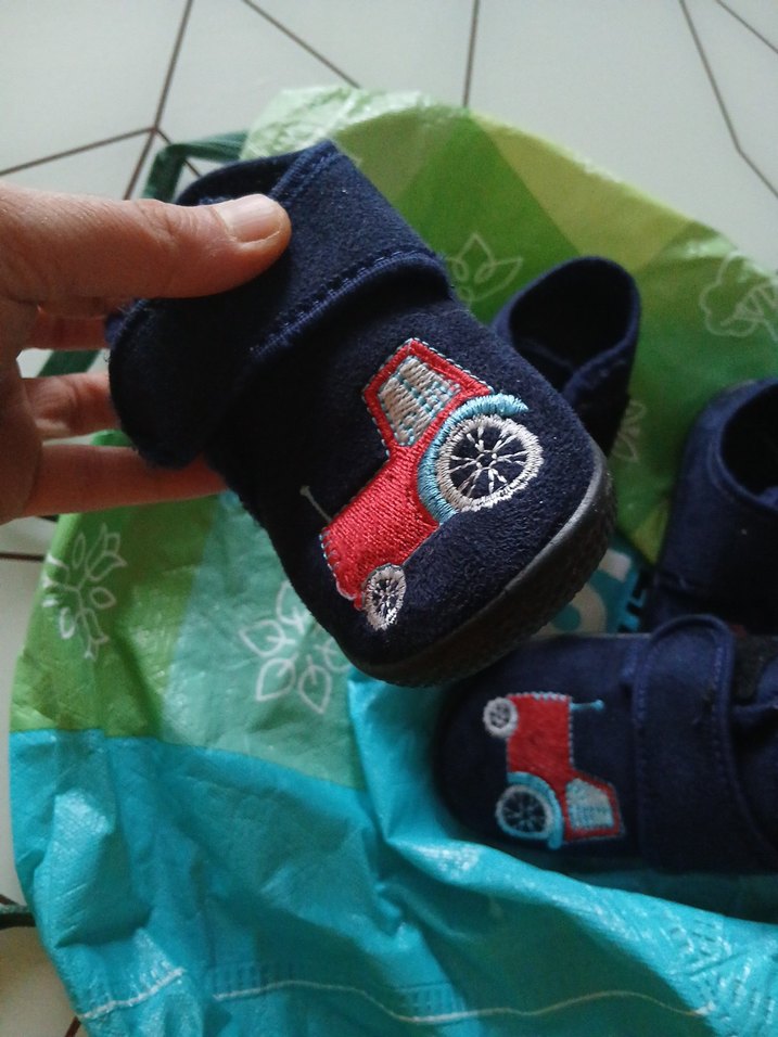 Erkek Çocuk Renkli Baskılı Mavi Ev Terliği - Görsel 2