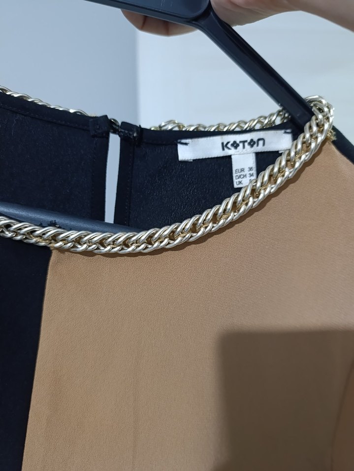 Zincir Detaylı Camel Siyah Kadın Bluz - Görsel 3