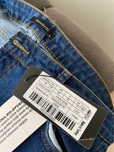 46 Beden lacivert Renk Yüksek bel Mom jeans