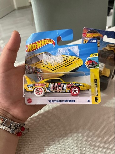  HOT WHEELS