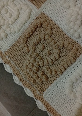 Bej Kareli Örgü Çocuk Battaniyesi - Görsel 4