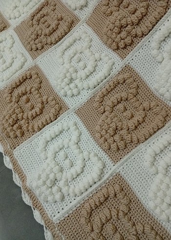 Bej Kareli Örgü Çocuk Battaniyesi - Görsel 2