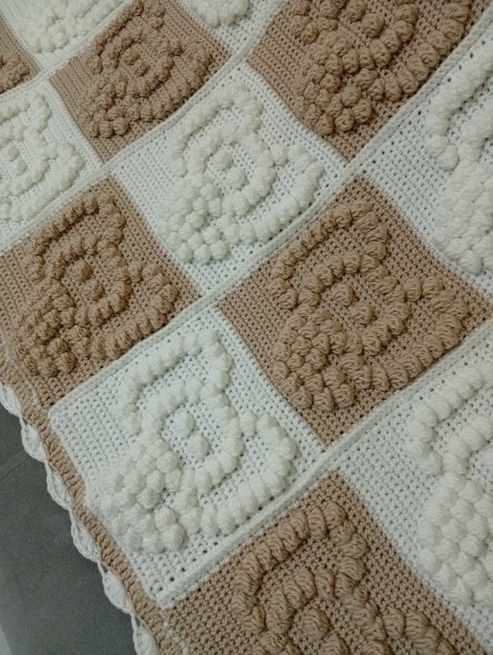 Bej Kareli Örgü Çocuk Battaniyesi - Görsel 2