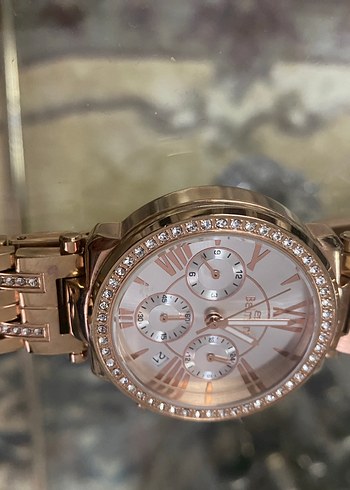 Zincir Detaylı Modern Klasik Altın Kadın Saati - Görsel 3