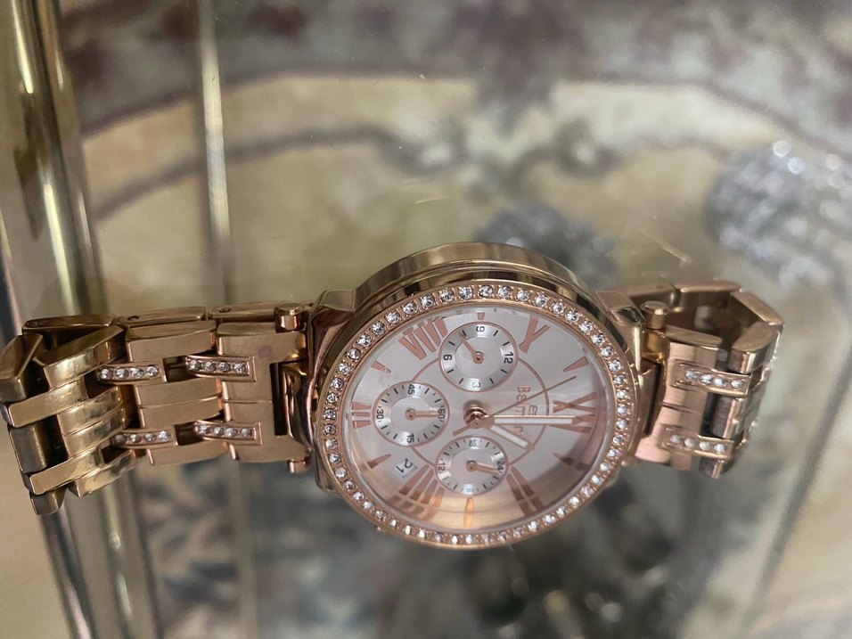 Zincir Detaylı Modern Klasik Altın Kadın Saati - Görsel 3