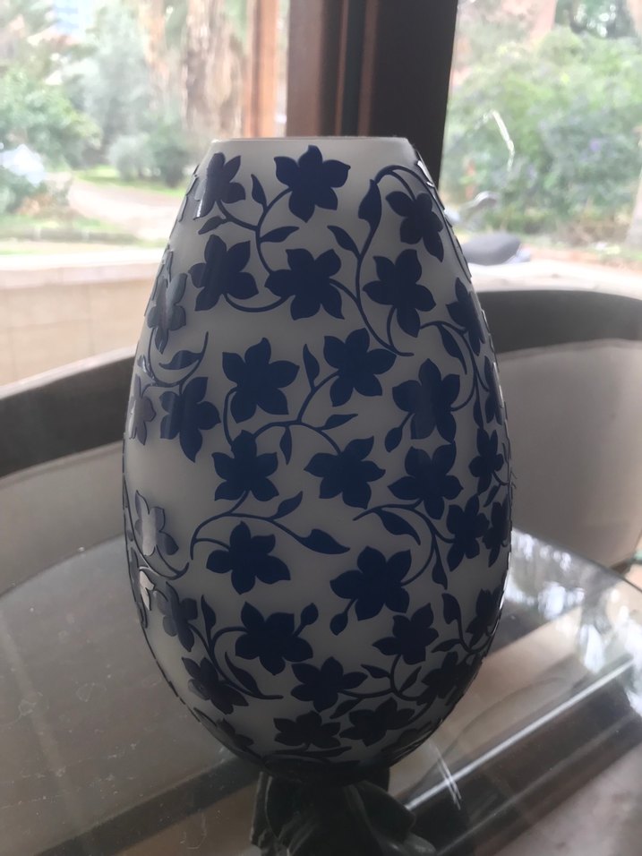 Koyu Mavi Çiçek Desenli Vazo - Görsel 3