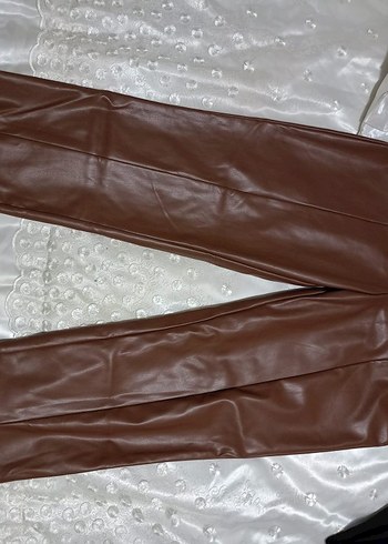Kahverengi Parlak Deri Kadın Pantolon